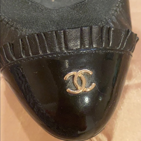 Chanel fabulous black leather heels, size 36.5 - Picture 5 of 12